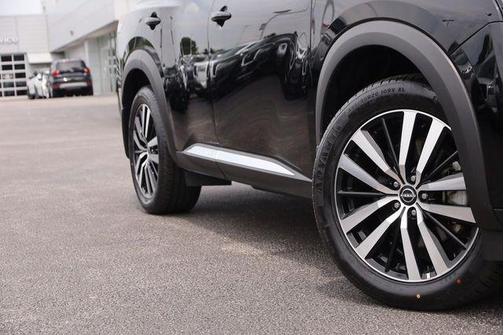 Super Black 2024 Nissan Pathfinder Platinum FWD