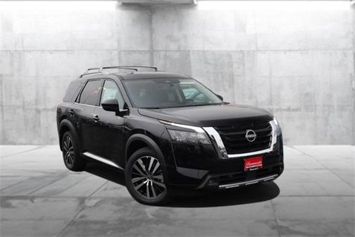 2025 Nissan Pathfinder Platinum 4WD