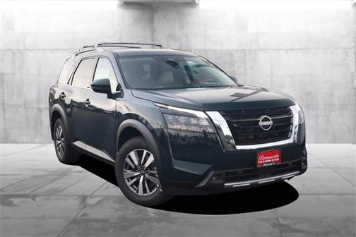 2025 Nissan Pathfinder SL 4WD