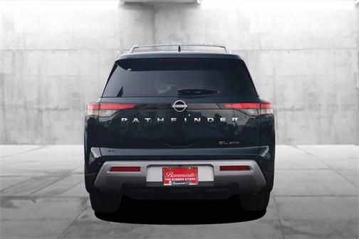 2025 Nissan Pathfinder SL 4WD