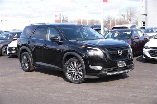 2023 Nissan Pathfinder SL 4WD