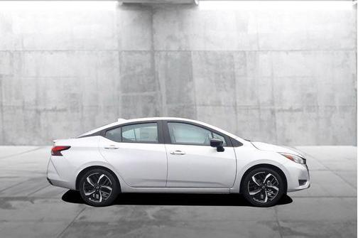 2025 Nissan Versa 1.6 S