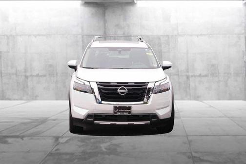 Everest White Pearl 2025 Nissan Pathfinder SL 4WD