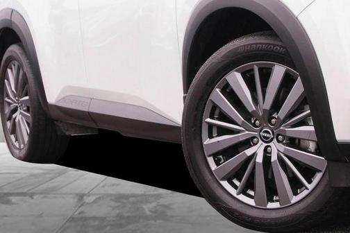 Everest White Pearl 2025 Nissan Pathfinder SL 4WD