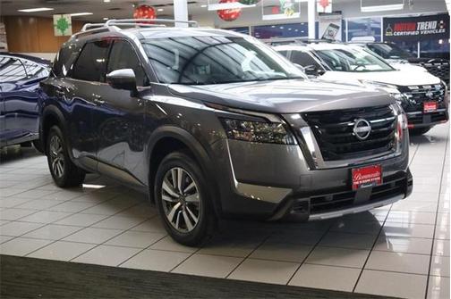 2025 Nissan Pathfinder SL 4WD