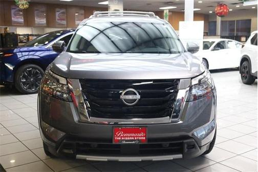 2025 Nissan Pathfinder SL 4WD