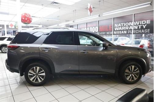 2025 Nissan Pathfinder SL 4WD