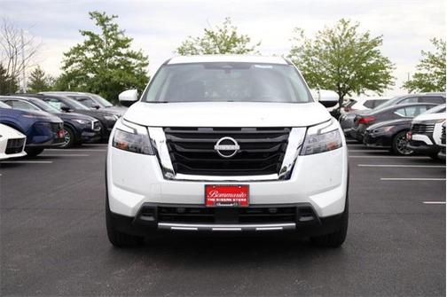 2025 Nissan Pathfinder SL 4WD