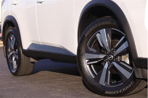 2024 Nissan Rogue SL