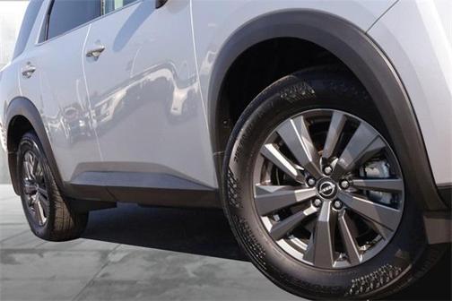 2024 Nissan Pathfinder SV 4WD