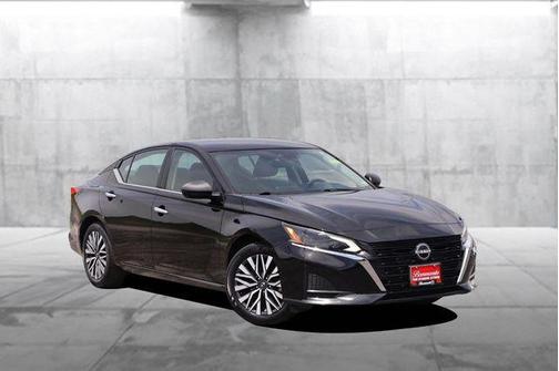 Super Black 2024 Nissan Altima 2.5 SV