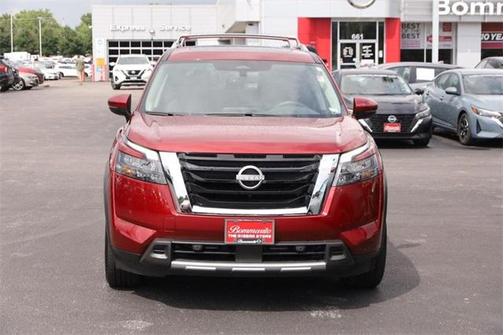 2025 Nissan Pathfinder SL 4WD