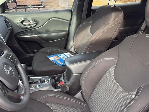 2020 Jeep Cherokee Latitude