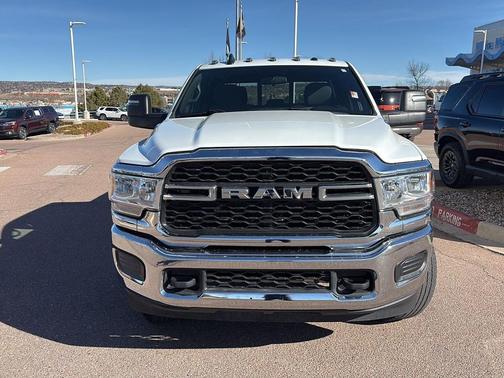 2023 RAM 2500 Tradesman Crew Cab 4x4 8' Box