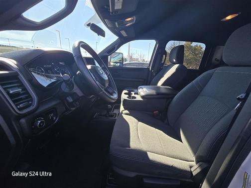 2023 RAM 2500 Tradesman Crew Cab 4x4 8' Box