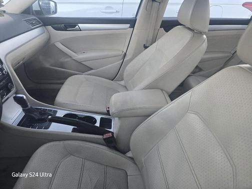 2013 Volkswagen Passat 2.5 SE
