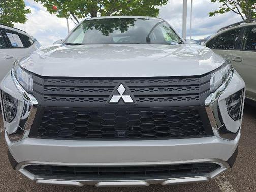 White Diamond 2025 Mitsubishi Eclipse Cross SE