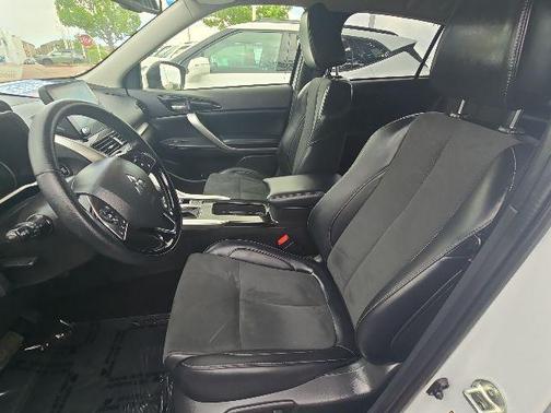 White Diamond 2025 Mitsubishi Eclipse Cross SE