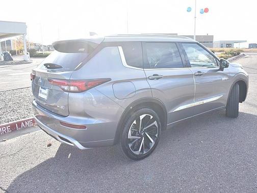 2023 Mitsubishi Outlander PHEV SEL