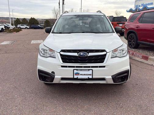 Crystal White Pearl 2018 Subaru Forester 2.5i