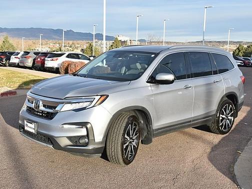 2022 Honda Pilot Touring 8-Passenger
