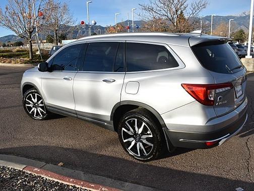 2022 Honda Pilot Touring 8-Passenger