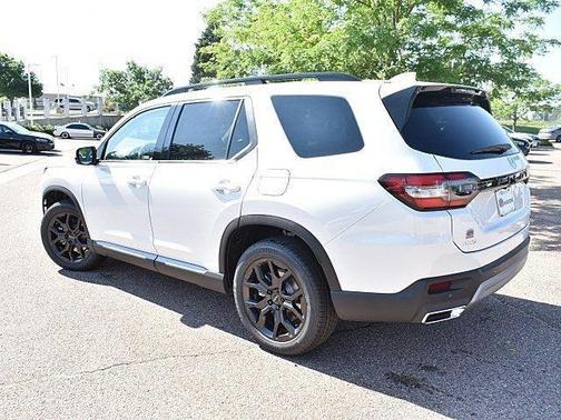2025 Honda Pilot Touring 8-Passenger