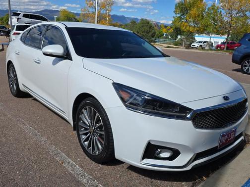 2017 Kia Cadenza Premium