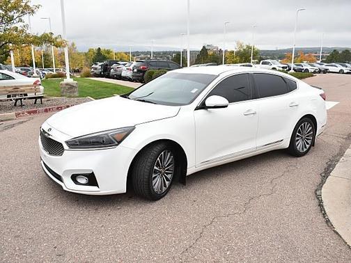 2017 Kia Cadenza Premium