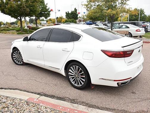 2017 Kia Cadenza Premium