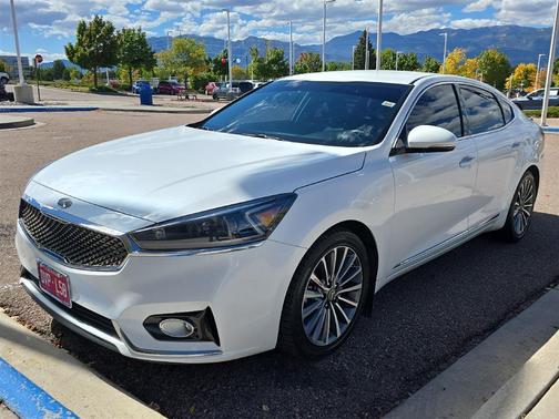 2017 Kia Cadenza Premium