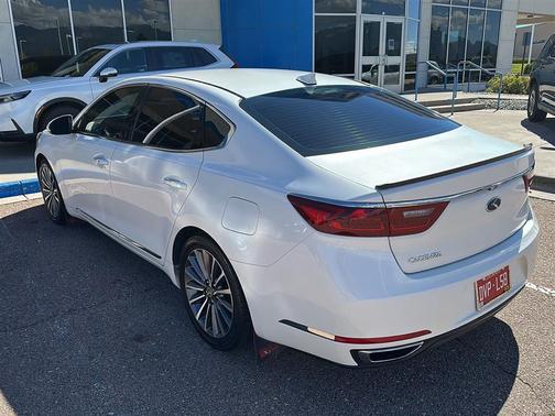 2017 Kia Cadenza Premium