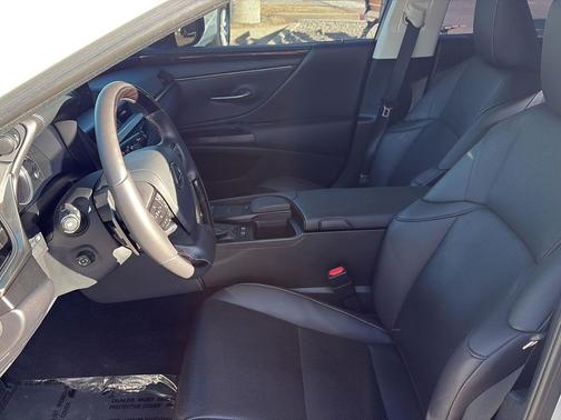 2021 Lexus ES 300h Base