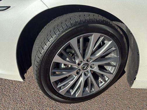 2021 Lexus ES 300h Base