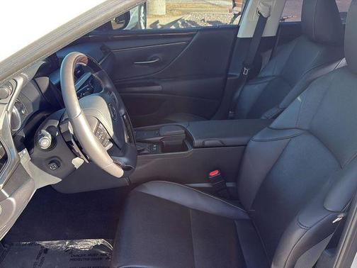 2021 Lexus ES 300h Base