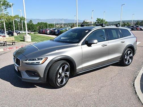 2020 Volvo V60 Cross Country T5