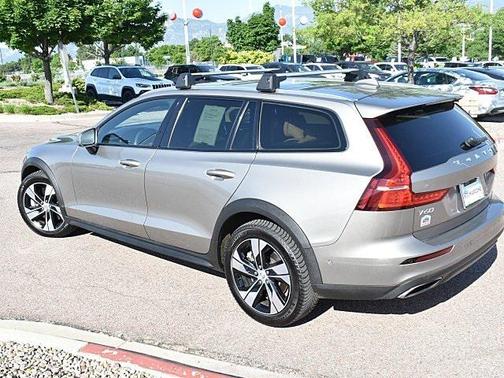 2020 Volvo V60 Cross Country T5