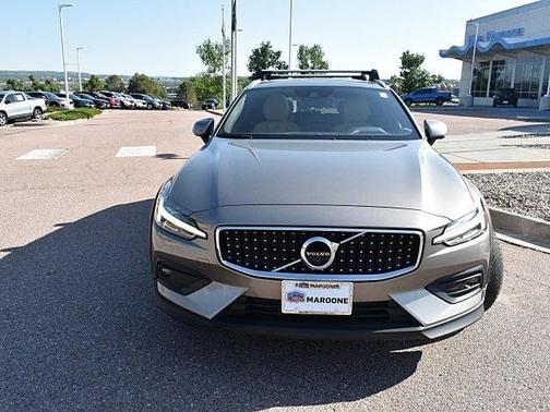 2020 Volvo V60 Cross Country T5