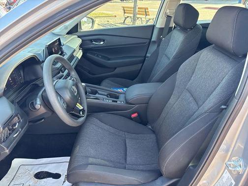 Solar Silver Metallic 2025 Honda Accord SE