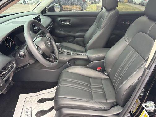Crystal Black Pearl 2025 Honda HR-V EX-L