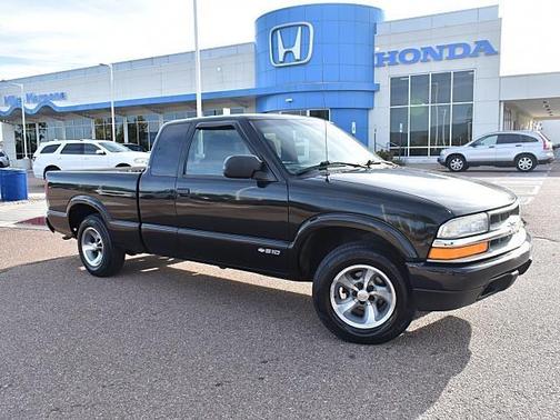 2001 Chevrolet S-10 Base