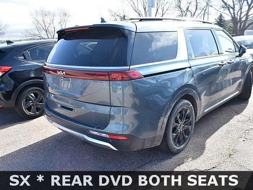 2022 Kia Carnival SX