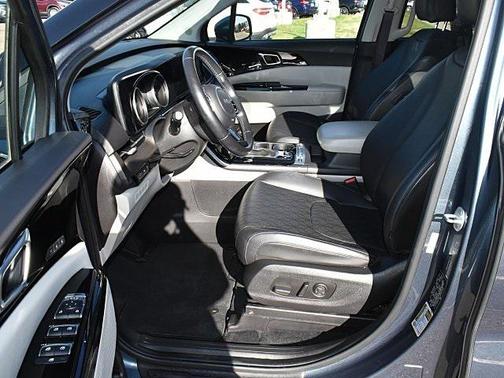 2022 Kia Carnival SX