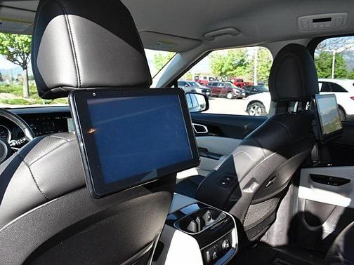 2022 Kia Carnival SX