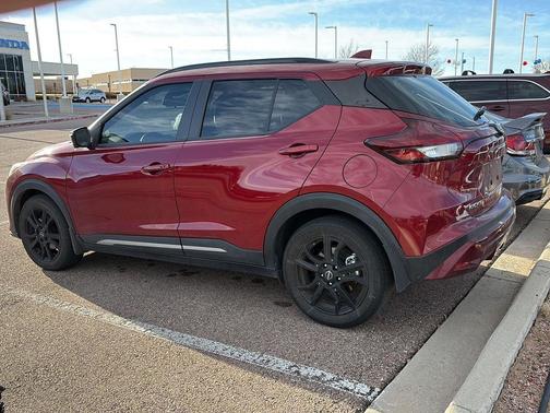 2024 Nissan Kicks SR