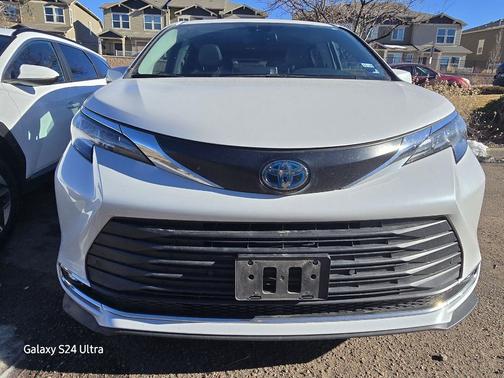 2023 Toyota Sienna XLE