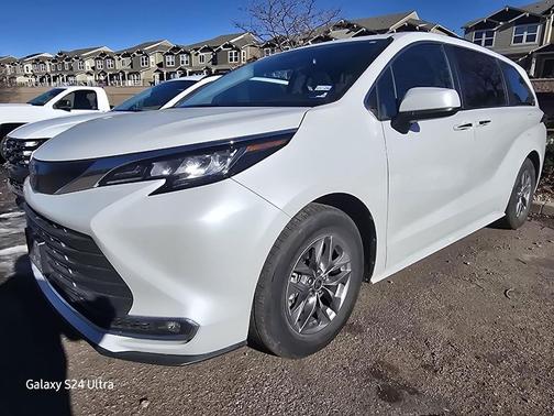 2023 Toyota Sienna XLE