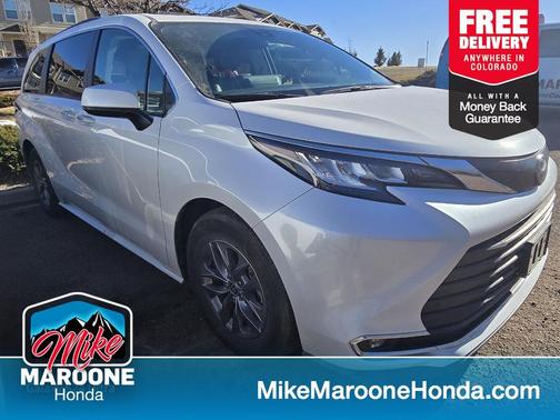 2023 Toyota Sienna XLE