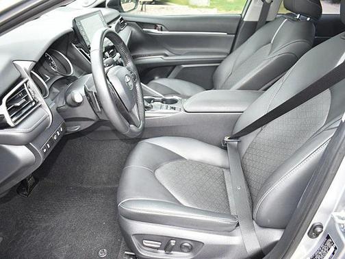 2024 Toyota Camry Hybrid SE