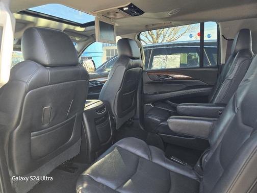 2017 Cadillac Escalade ESV Luxury